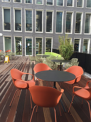 Google Entwicklungszentrum: schöne Terrasse zum relaxen oder arrbeiten... (©Foto. Martin Schmitz)